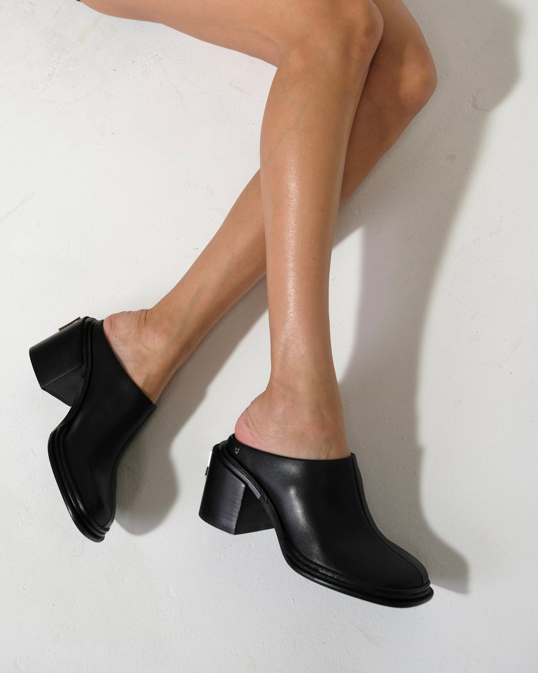 Nova Black Leather