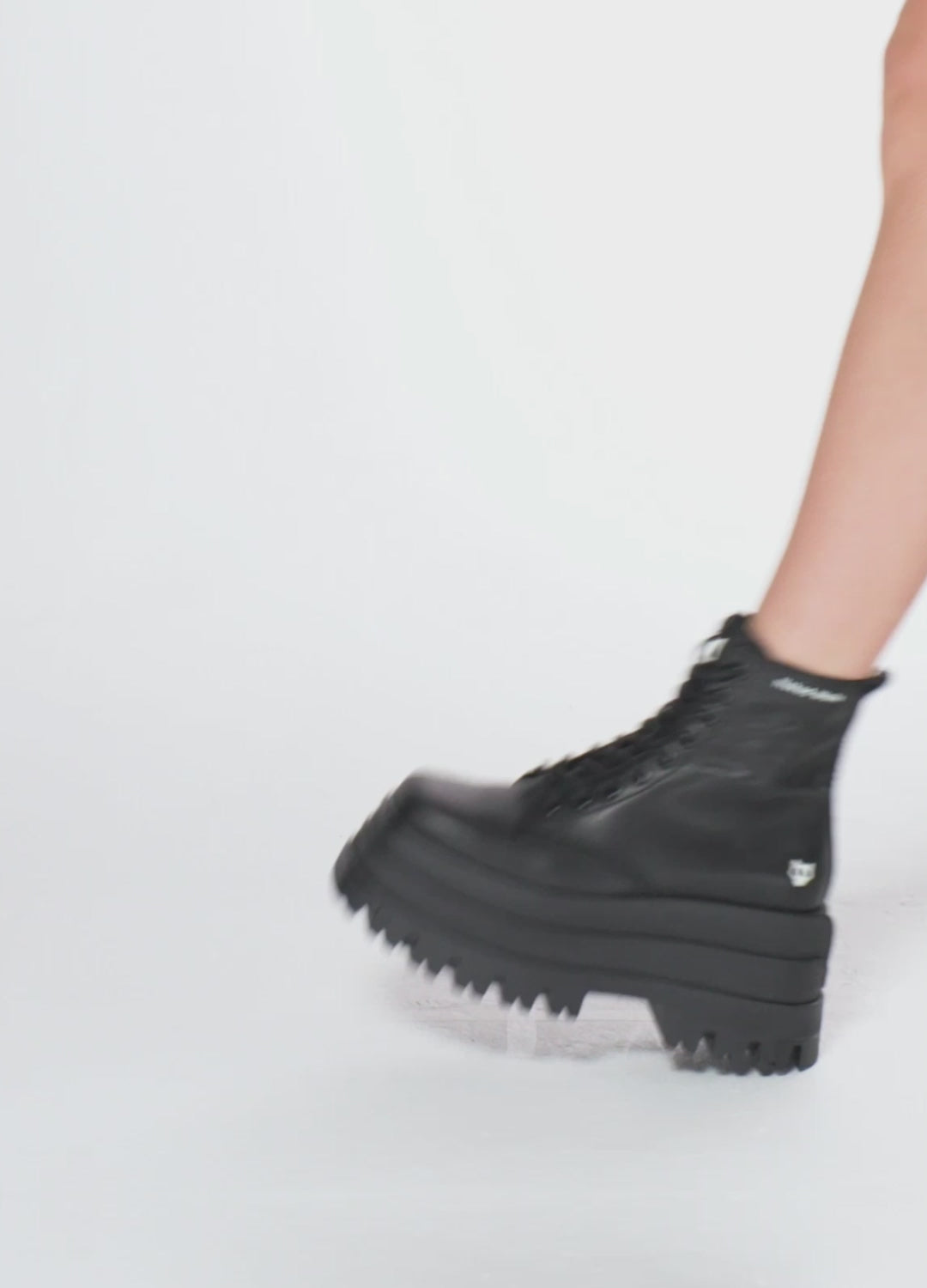 【Naked Wolfe】 スローン ブラックレザー（送料込み） Sloane Black Leather