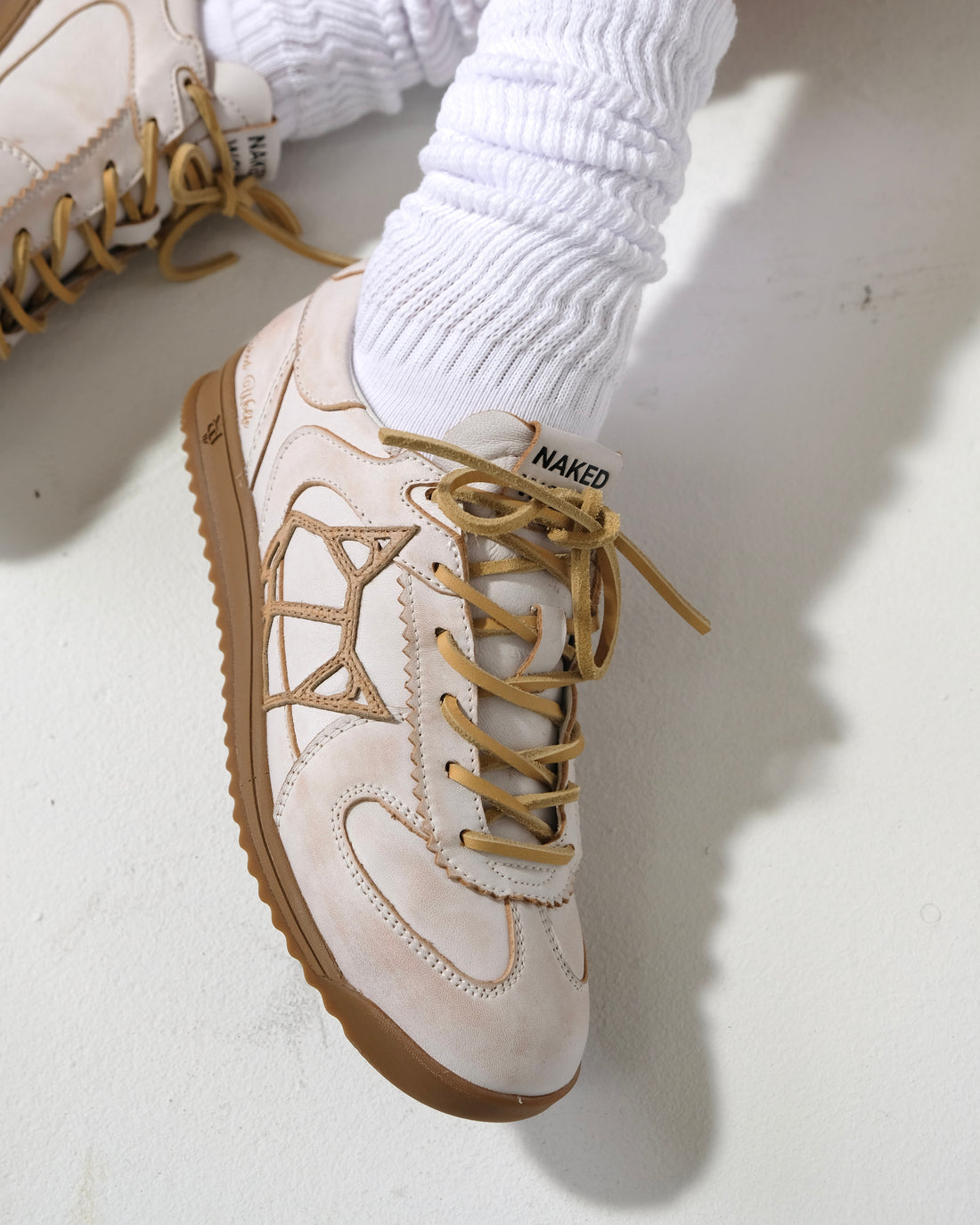 Exposuree White/Tan