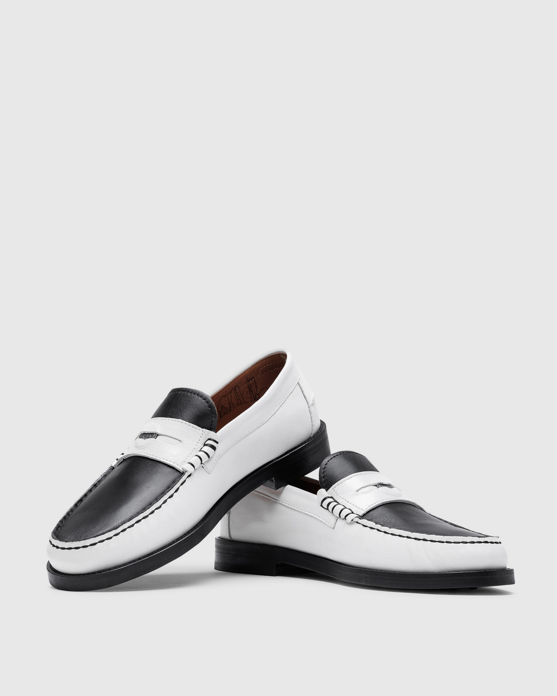 Riviera White/Black Leather