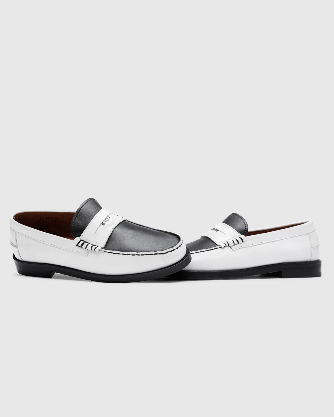 Riviera White/Black Leather