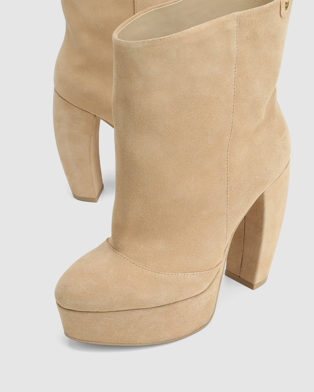Dancer Shell Suede