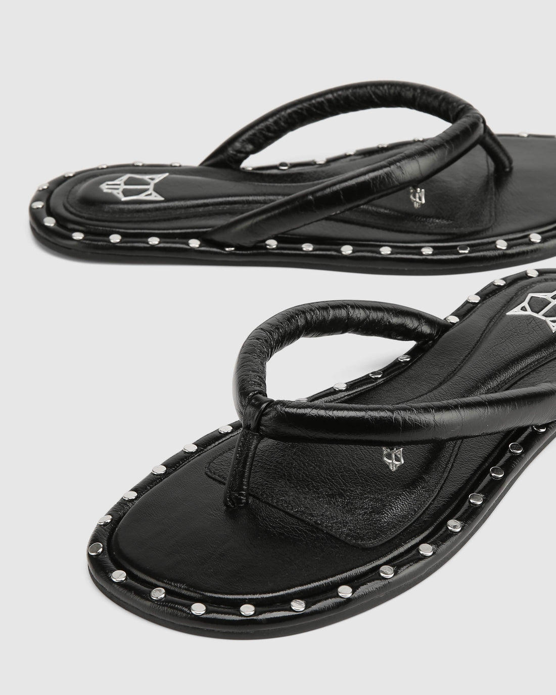 Grenada Black Leather/Silver Studs