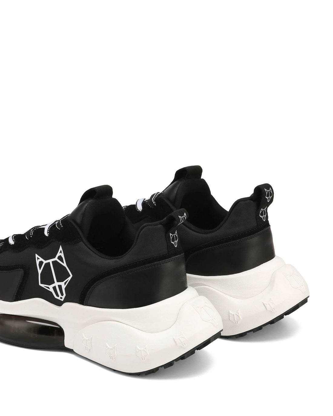Turbo Casual Black/White