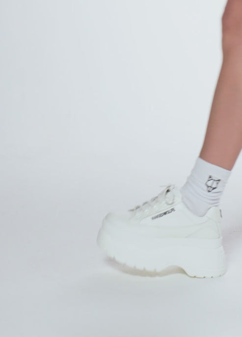 Sprinter White Leather